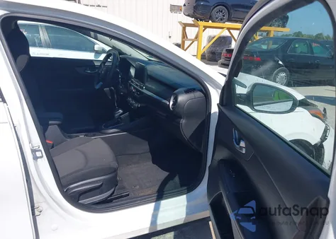 2021 Kia Forte Lxs из США, поврежденный, VIN 3KPF24AD1ME409117